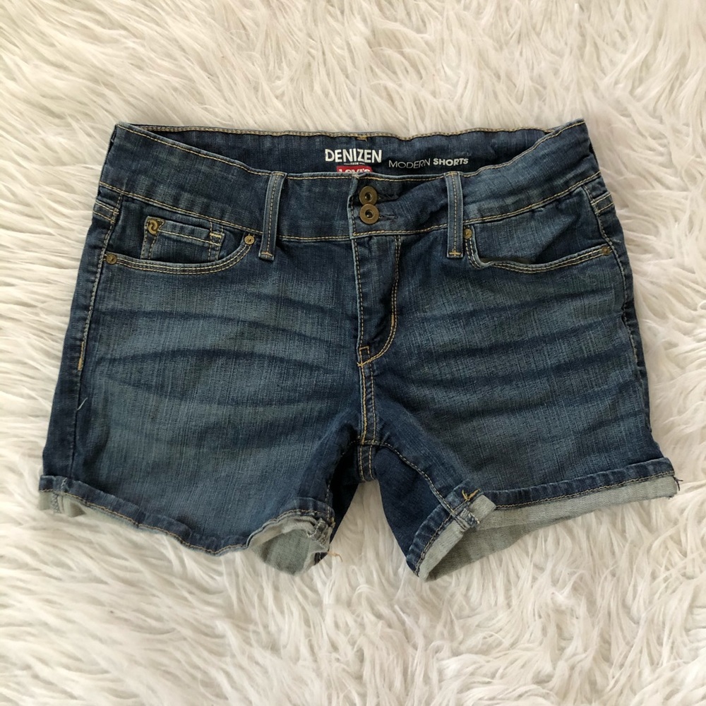 Levis stretch blue jean shorts, size 2